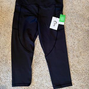 Zyia Pocket Light n Tight Hi-Rise Capri  20"